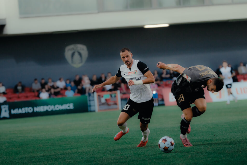 Dzień meczowy: Pogoń Grodzisk Mazowiecki – Puszcza Niepołomice 1:0