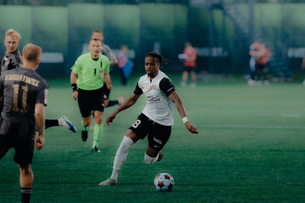 Dzień meczowy: Pogoń Grodzisk Mazowiecki – Puszcza Niepołomice 1:1